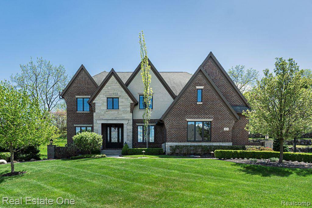 Rochester Hills, MI 48309,611 Wellington Circle