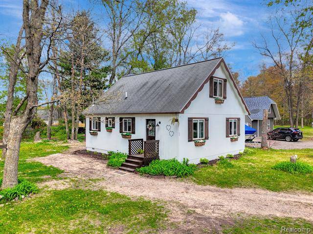 Roscommon Twp, MI 48629,122 SNOWFLAKE Way
