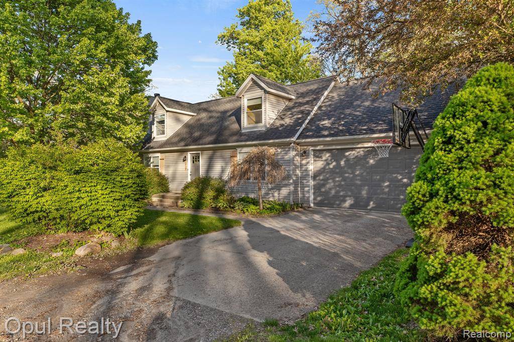 Milford Twp, MI 48380,2919 HAMPIKIAN Drive