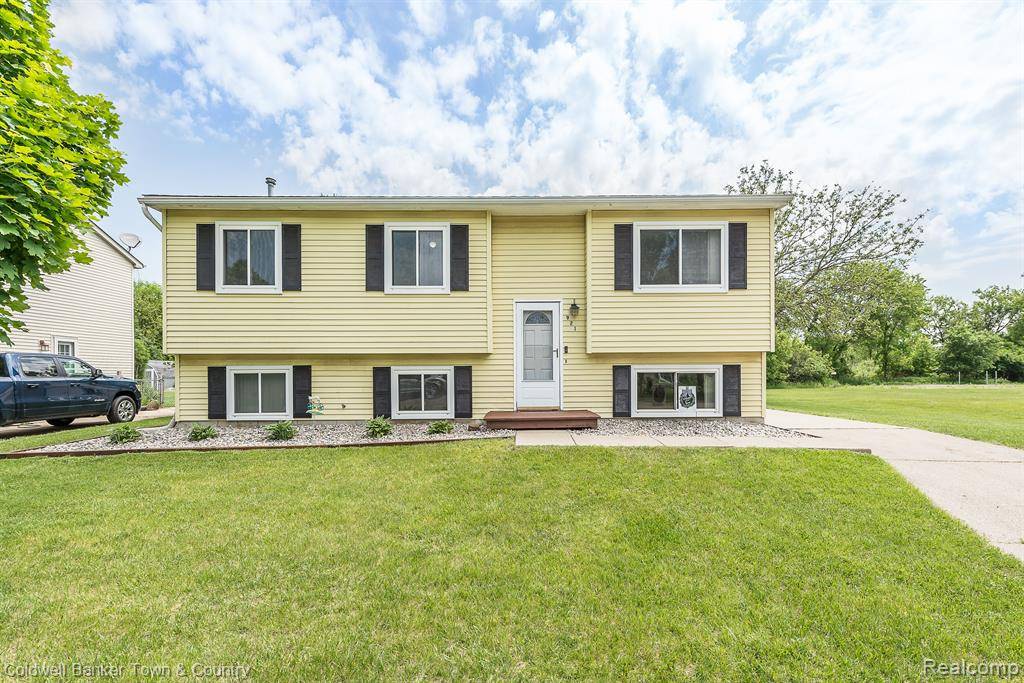 Howell, MI 48843,921 TANAGER Trail