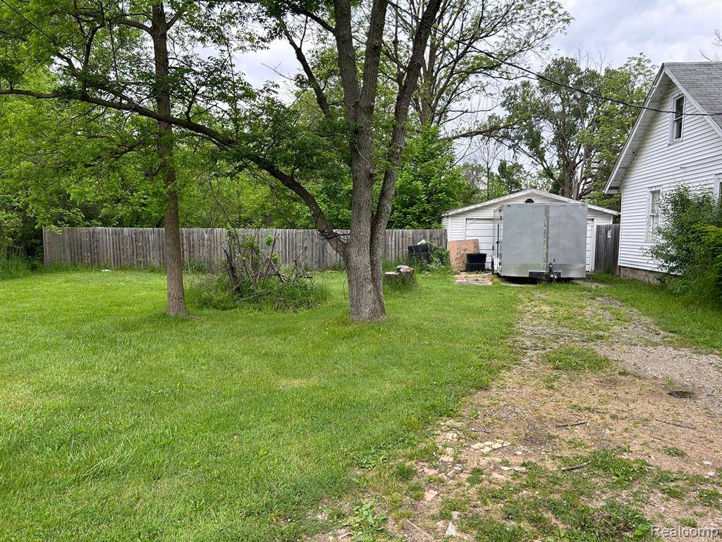 Flint Twp, MI 48532,2356 S DYE Road