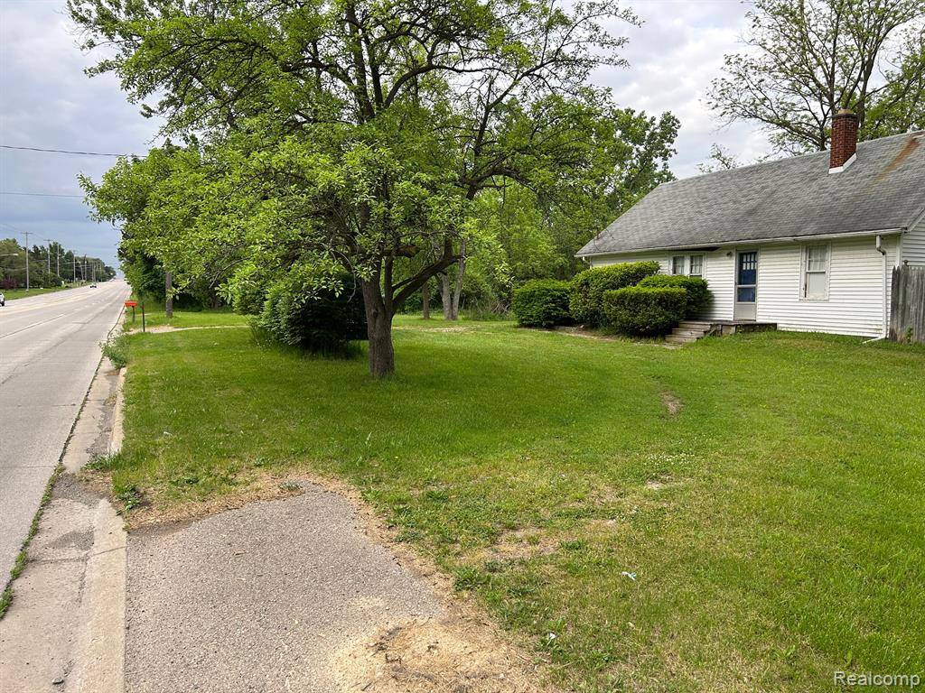 Flint Twp, MI 48532,2356 S DYE Road
