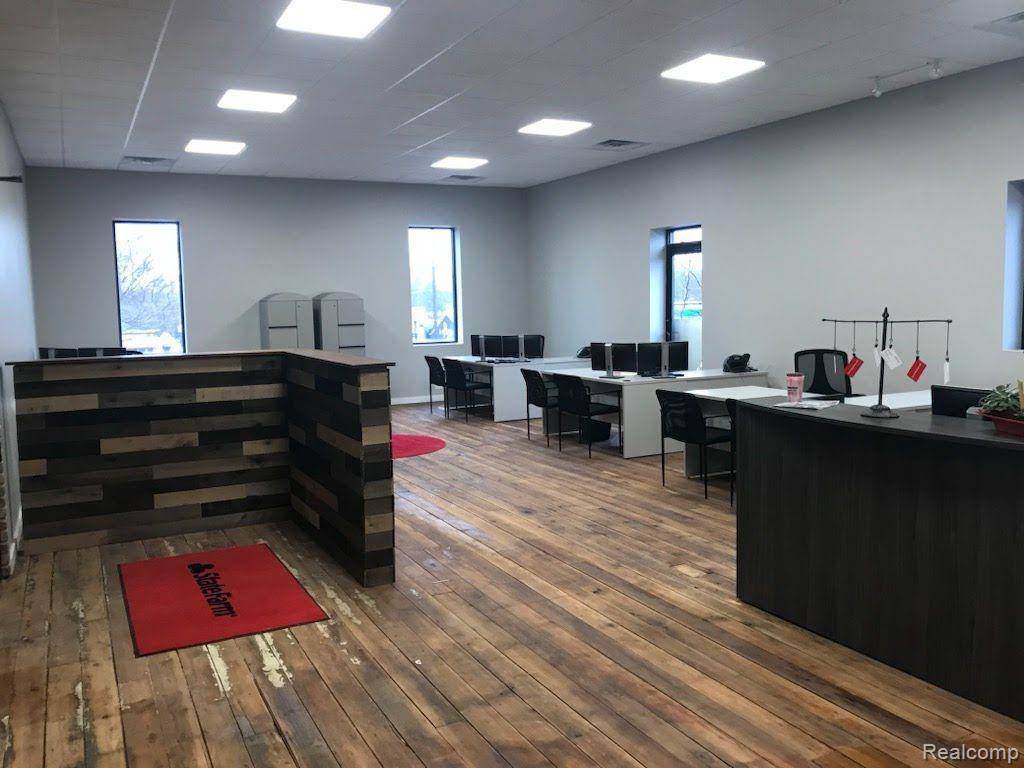 Pinckney Vlg, MI 48169,105 E MAIN Street