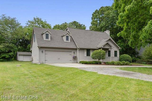 Hamburg Twp, MI 48169,11403 CEDAR BEND Drive