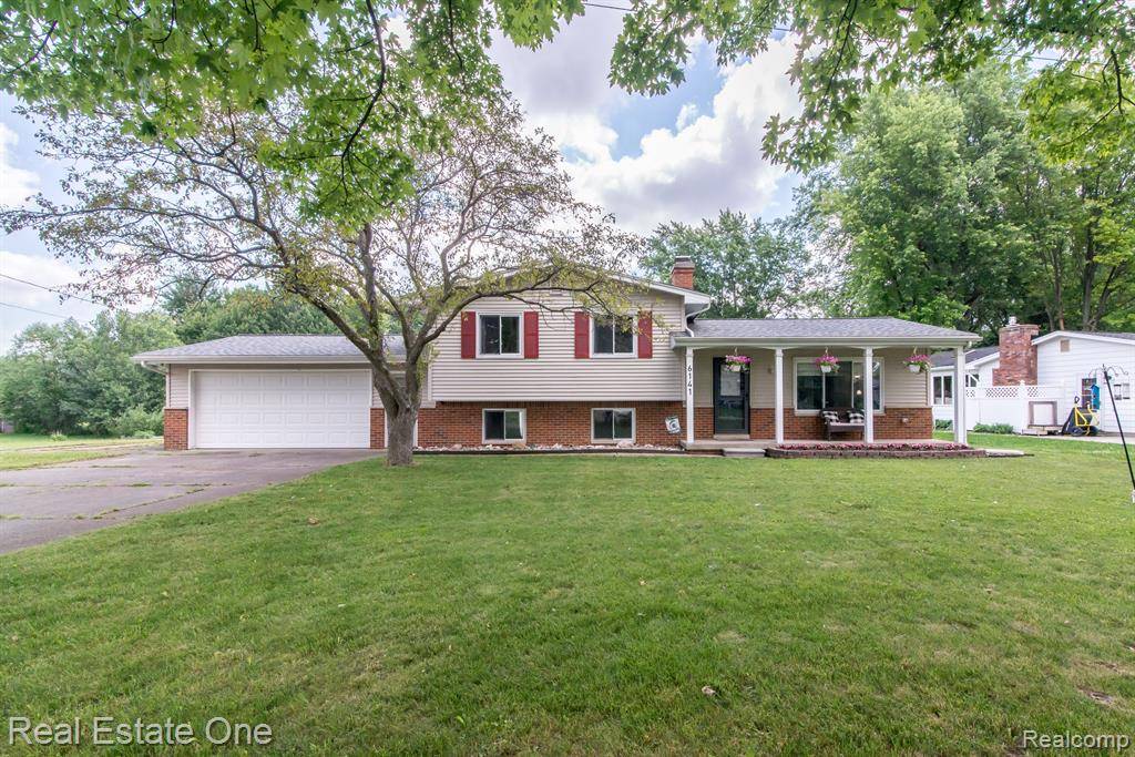 Grand Blanc Twp, MI 48439,6141 MEADOWWOOD Lane