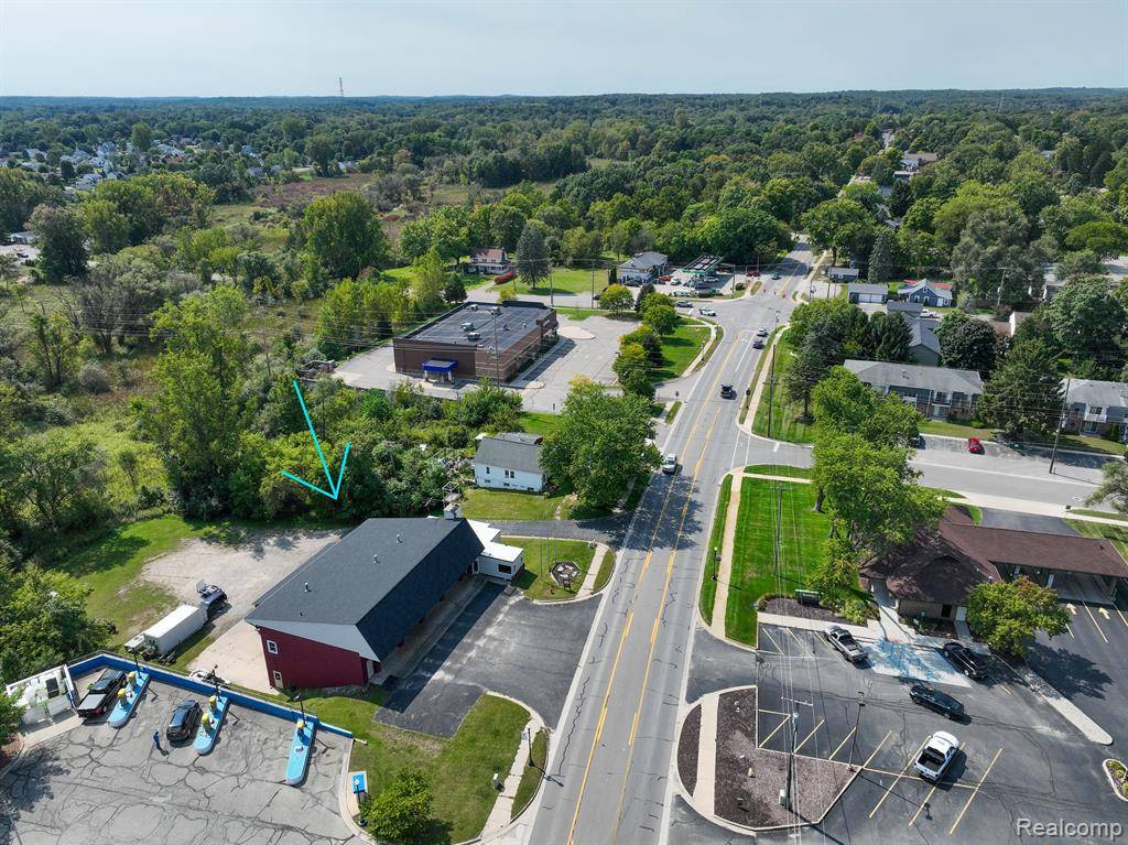 Pinckney Vlg, MI 48169,1066 E M 36