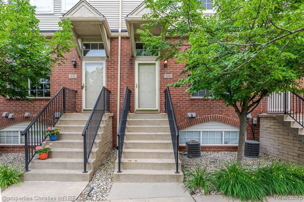 Novi, MI 48377,30786 ARDMORE Court