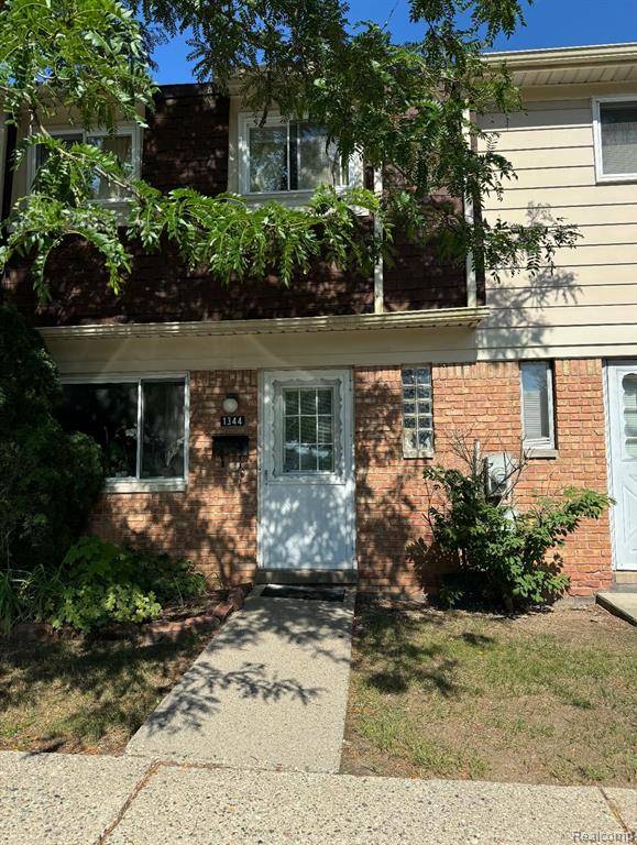 Waterford Twp, MI 48327,1344 LAUREL VALLEY Drive