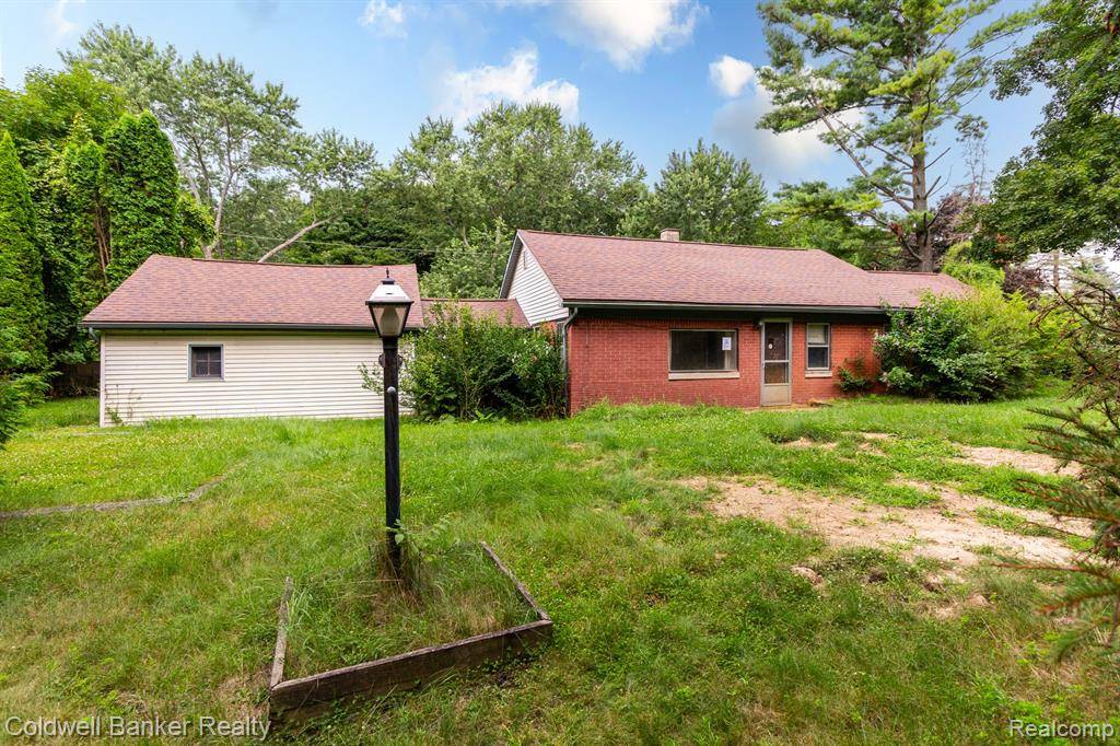 Bloomfield Twp, MI 48302,1616 WINTHROP Road