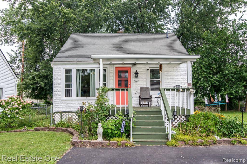 Keego Harbor, MI 48320,3140 KENRICK Street