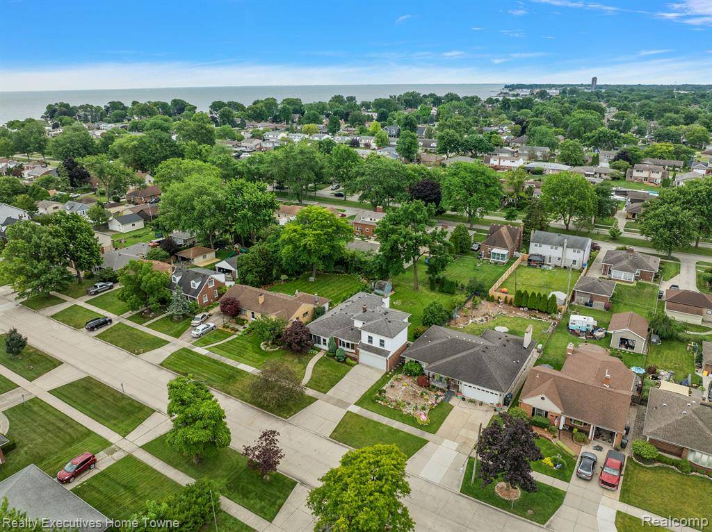 St. Clair Shores, MI 48081,22430 SAINT CLAIR Drive