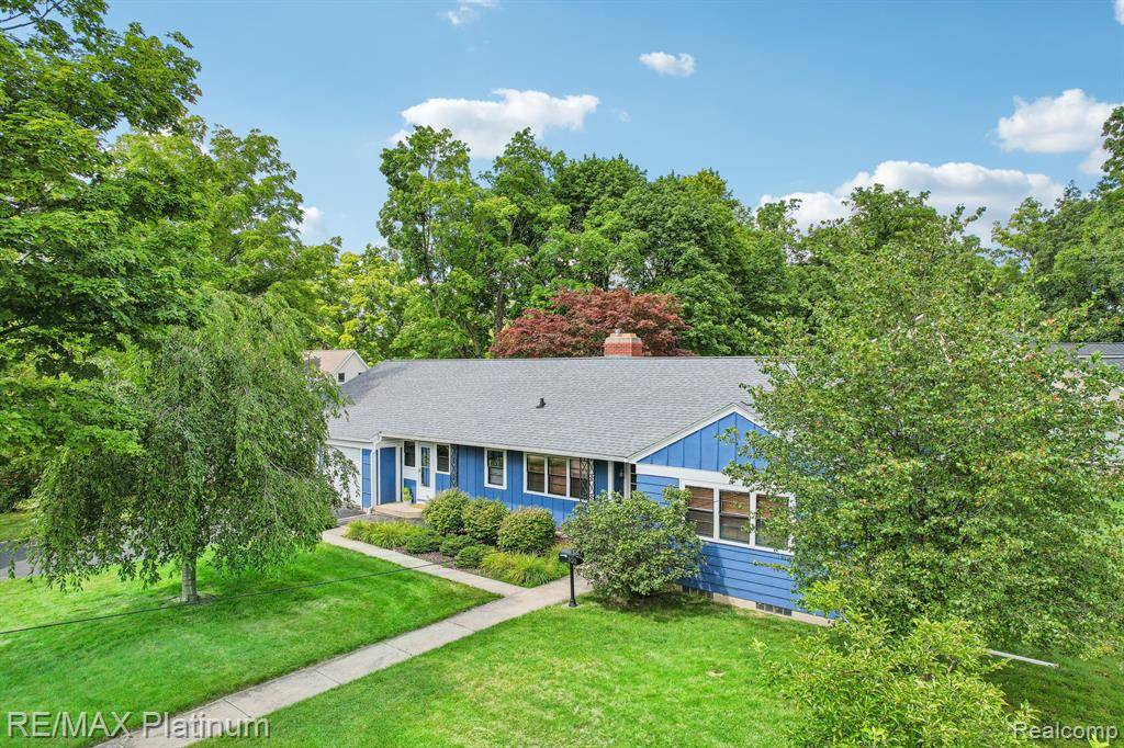 Howell, MI 48843,320 MADISON Street