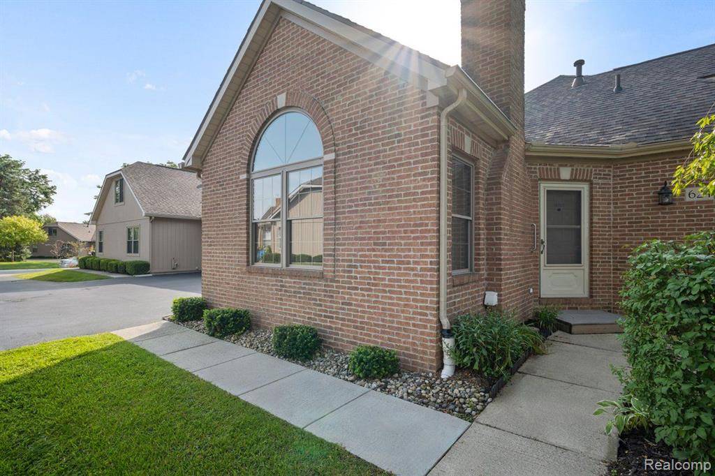 Grand Blanc, MI 48439,624 PERRY CREEK Drive