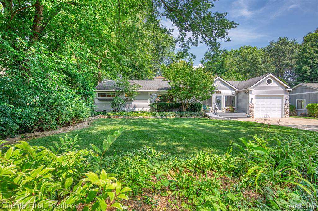 White Lake Twp, MI 48386,9412 MANDON Road