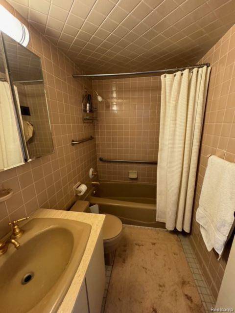 Detroit, MI 48214,8900 E JEFFERSON Avenue 1403