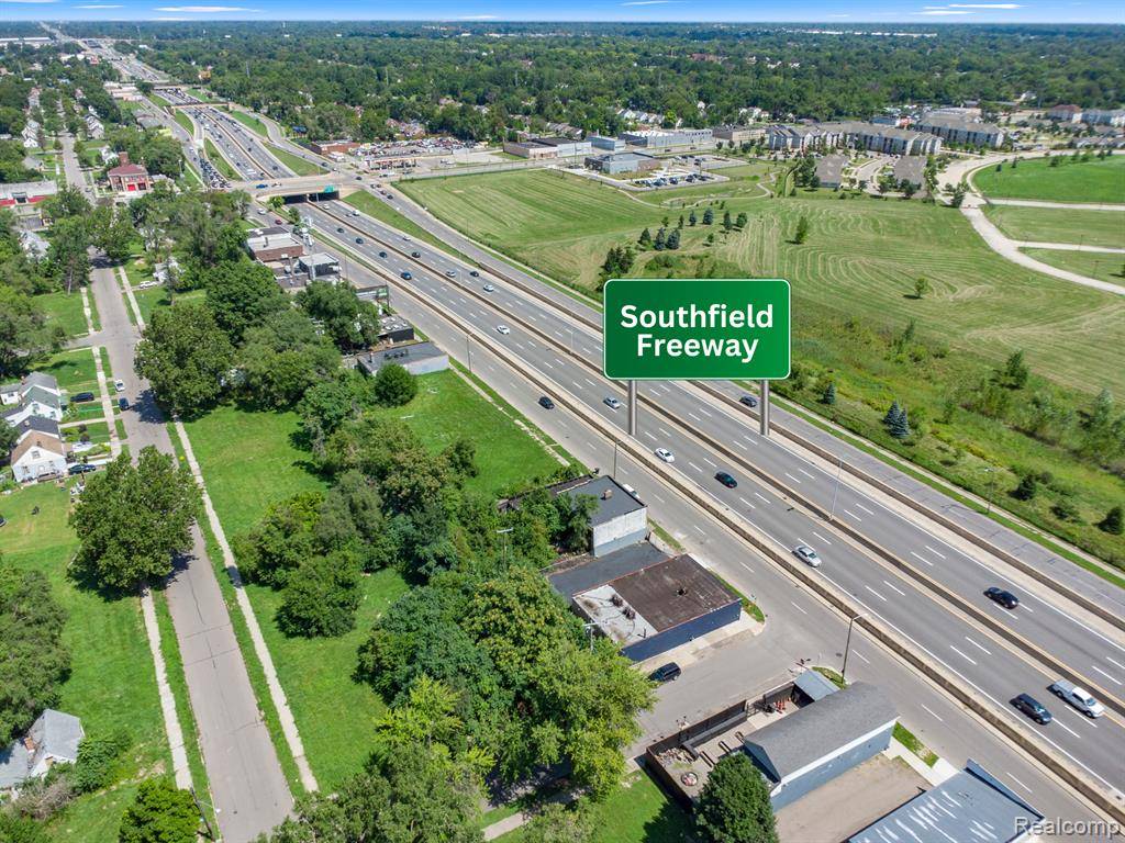 Detroit, MI 48228,8411 SOUTHFIELD Freeway