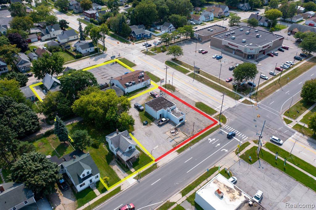 Port Huron, MI 48060,937 OAK Street