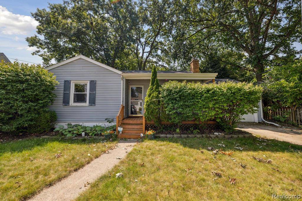 Lansing, MI 48910,1403 W RUNDLE Avenue