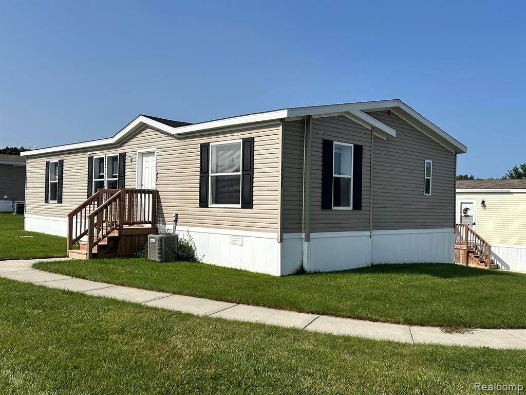 Groveland Twp, MI 48442,16678 Lakewood  Drive