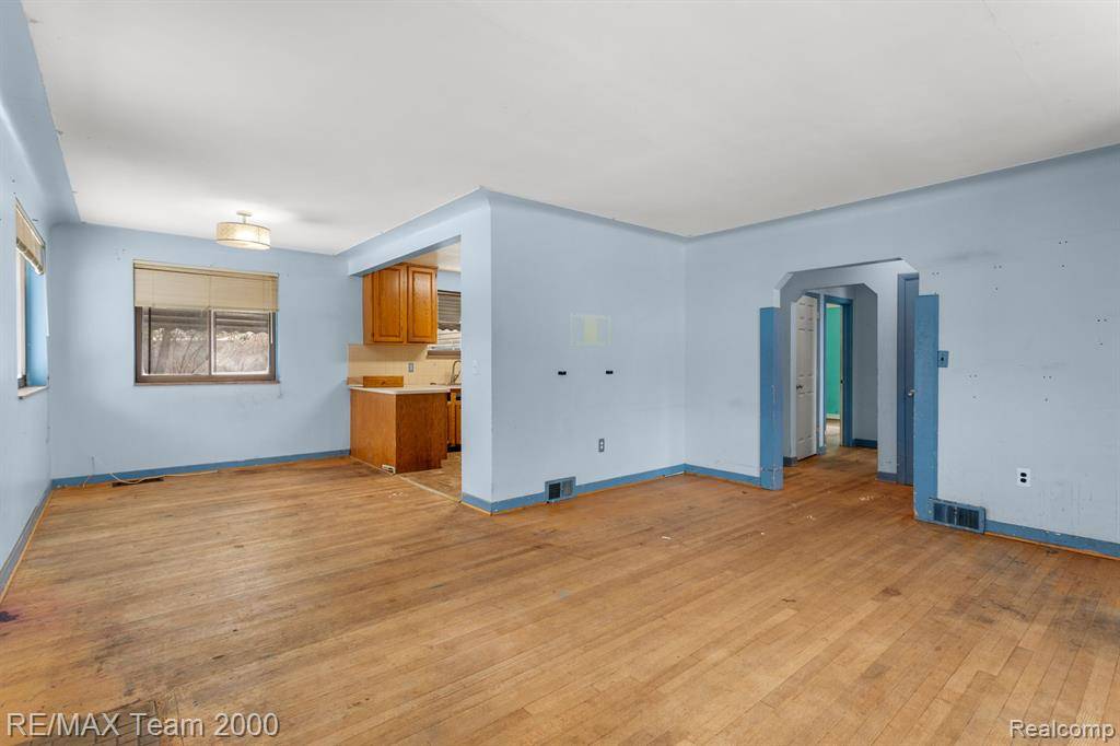 Roseville, MI 48066,30675 TENNESSEE Street