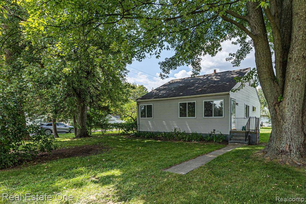 Romulus, MI 48174,14672 INKSTER Road
