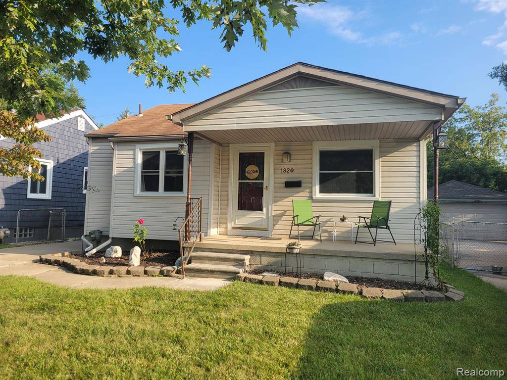 Lincoln Park, MI 48146,1820 E MERRILL Avenue