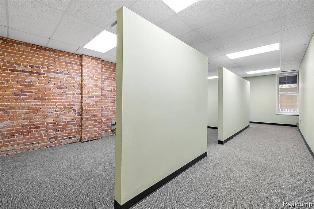 Oxford Vlg, MI 48371,5 N WASHINGTON Street