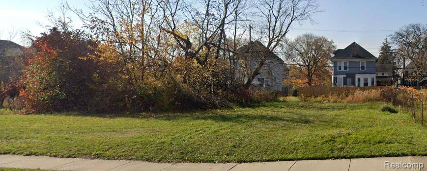 Detroit, MI 48213,5151 FIELD Street