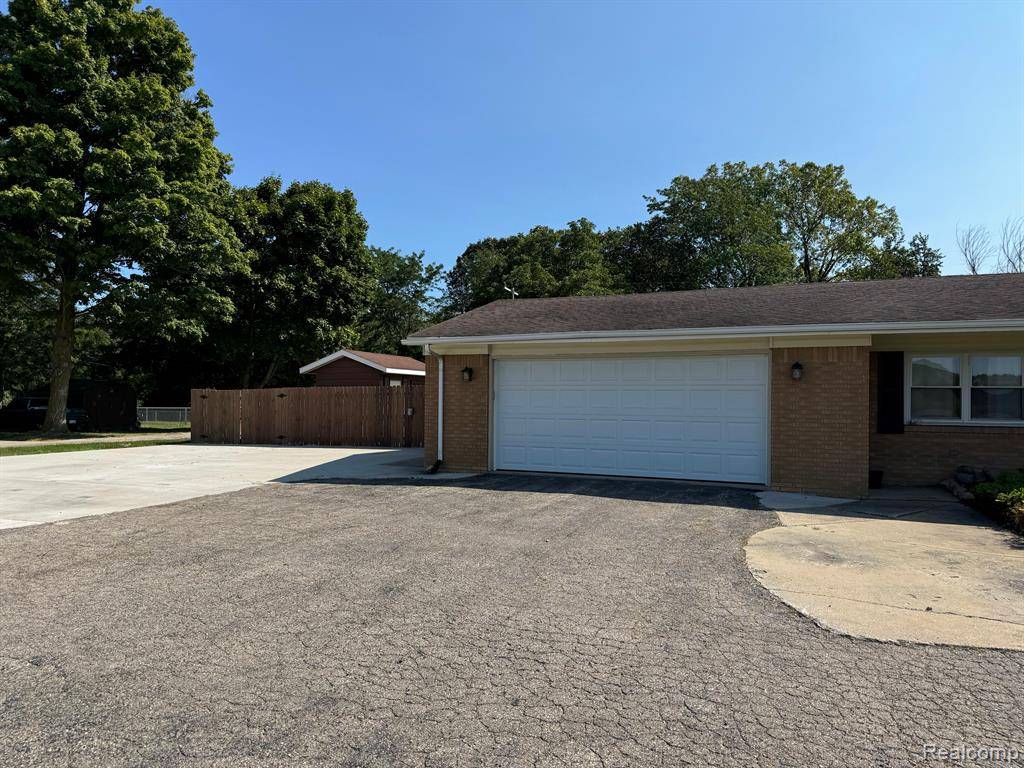 Lapeer Twp, MI 48446,2065 S LAPEER Road