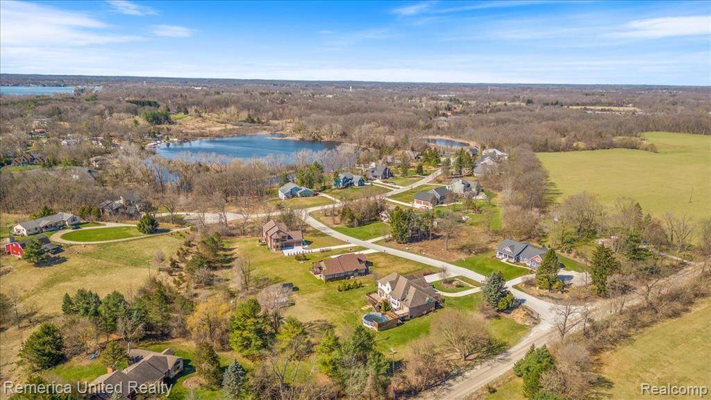 Green Oak Twp, MI 48178,10468 Oak Shore  Drive