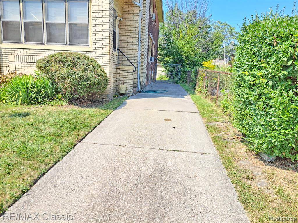 Detroit, MI 48206,1980 HAZELWOOD Street