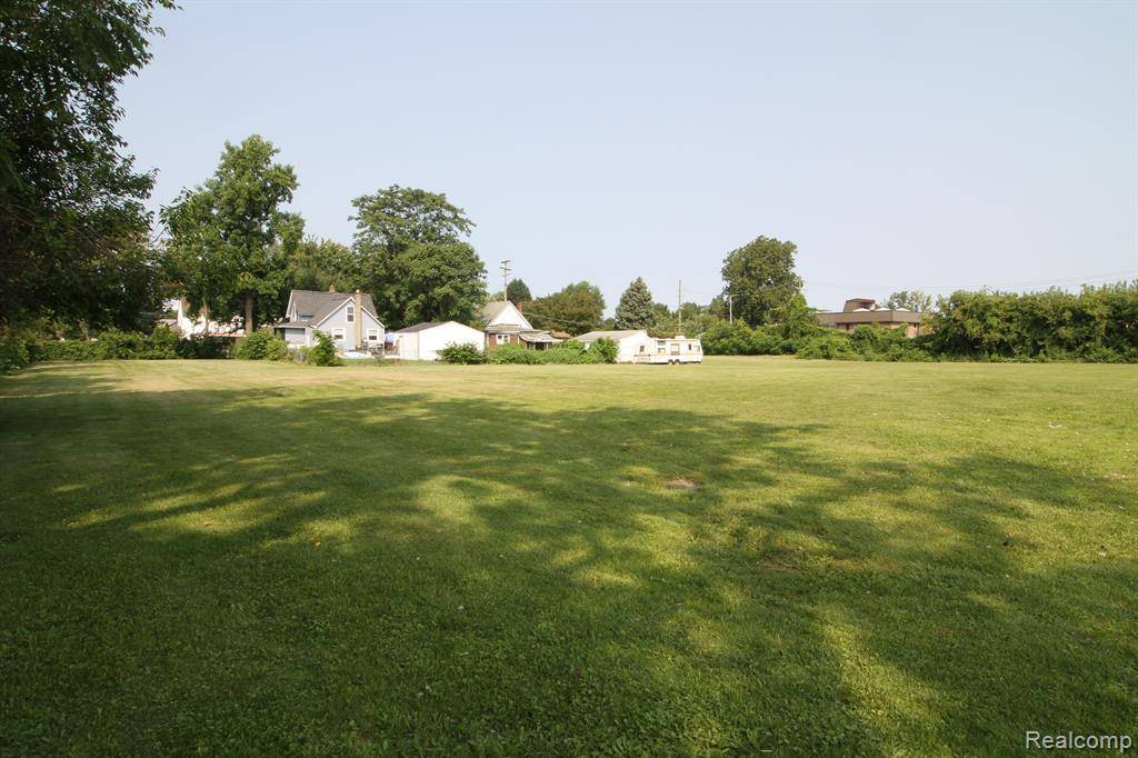 Mt. Clemens, MI 48043,43 AVERY Street