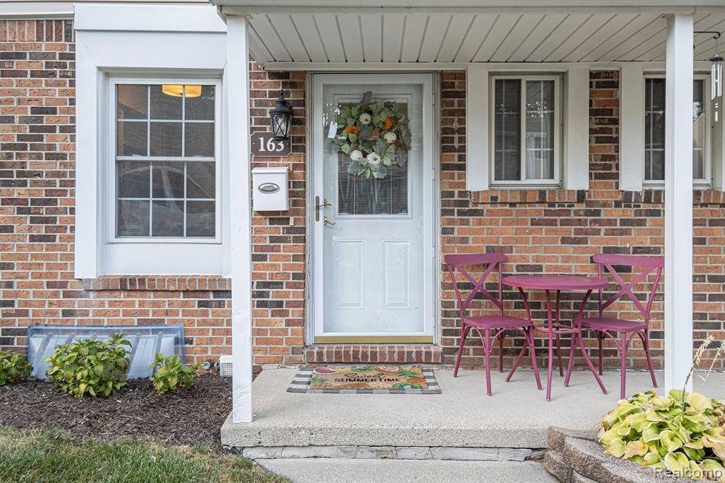 Plymouth, MI 48170,163 River Oaks  Drive 21