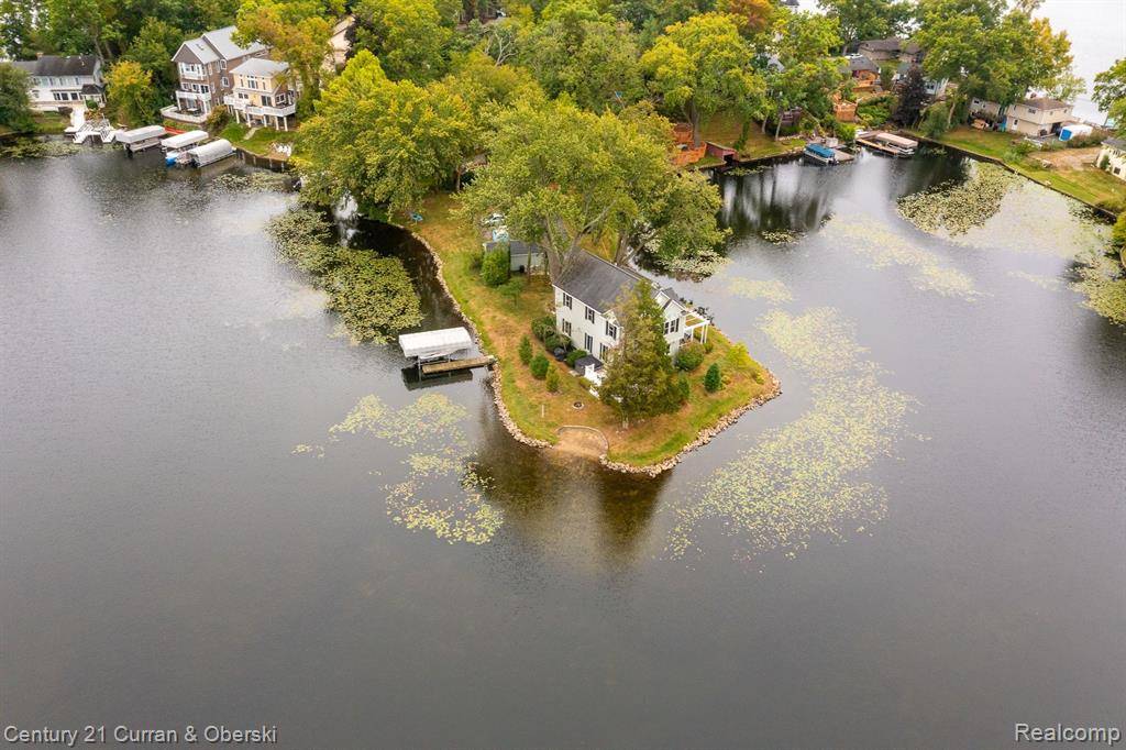 Wolverine Lake, MI 48390,250 OAK ISLAND Drive