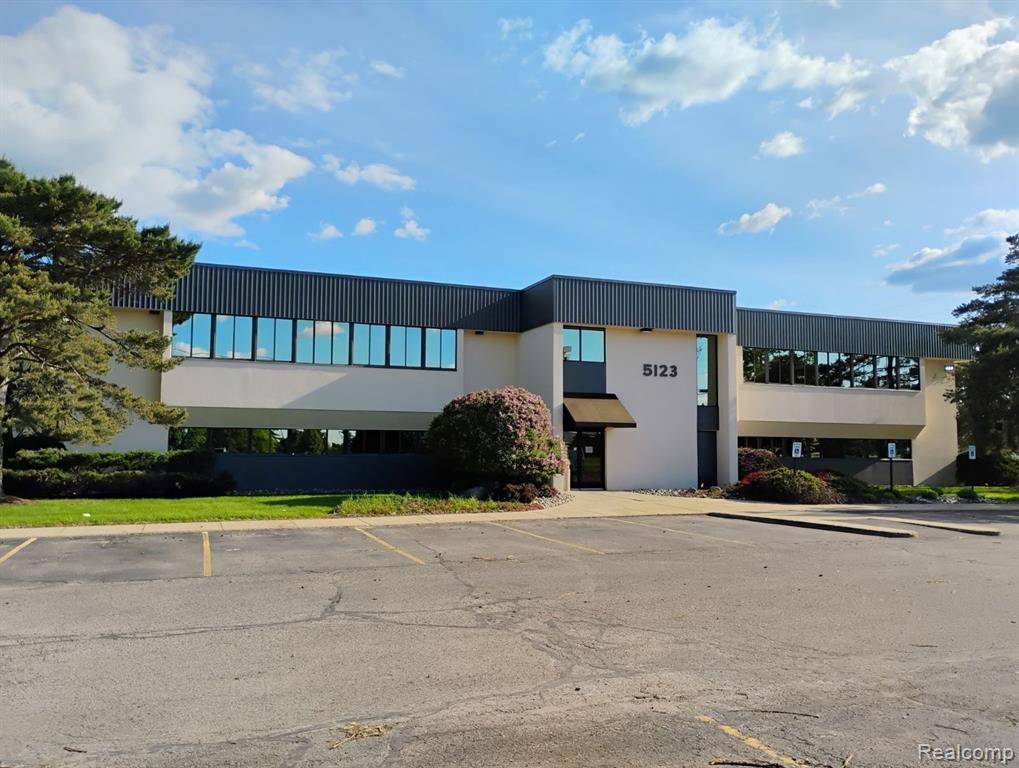 Delta Twp, MI 48917,5123 W ST JOE 204