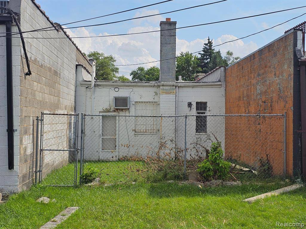 Detroit, MI 48219,19218 W MCNICHOLS Road