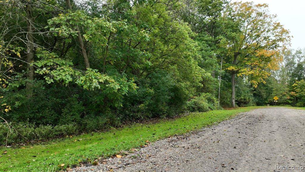 Grand Blanc Twp, MI 48439,1 Esson Drive