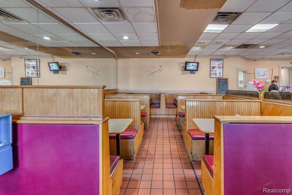 Flint, MI 48506,3402 DAVISON Road
