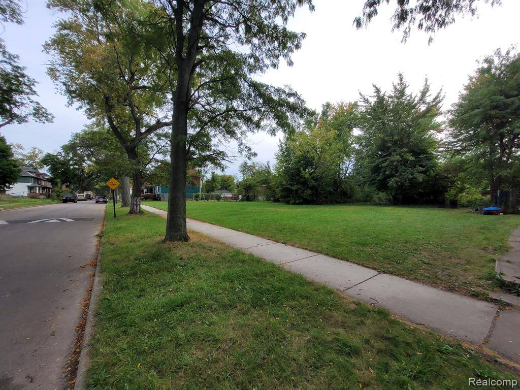 Detroit, MI 48207,3271 CANTON Street