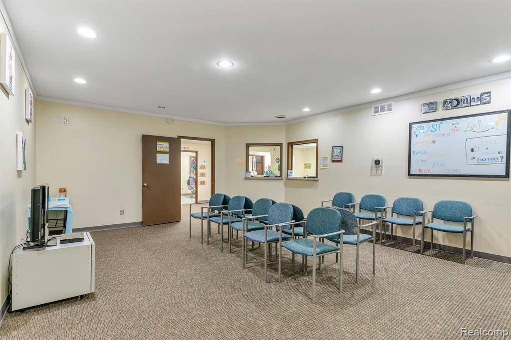 Grand Blanc, MI 48439,10683 S SAGINAW Street A