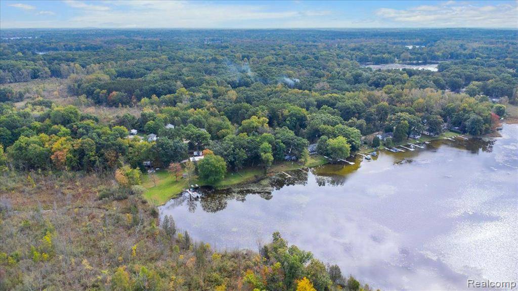 Hamburg Twp, MI 48169,10350 HALF MOON Drive