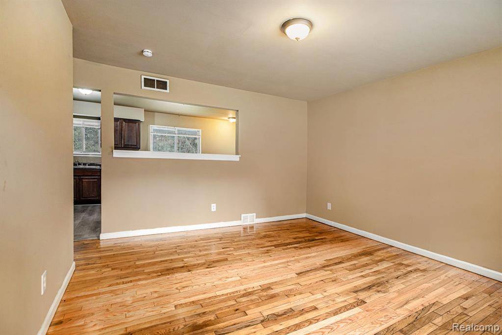 Taylor, MI 48180,15846 HAMPDEN Street
