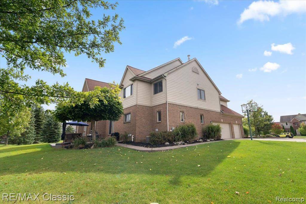 South Lyon, MI 48178,26700 York Court