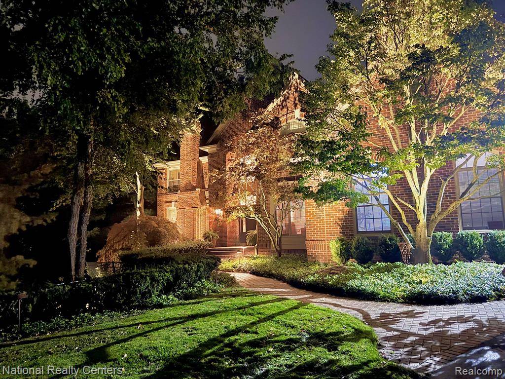 West Bloomfield Twp, MI 48322,6815 CHARING Crossing