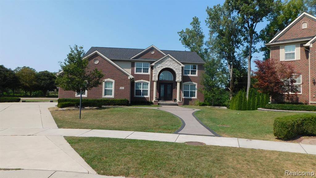 Rochester Hills, MI 48307,966 MONTEREY Lane