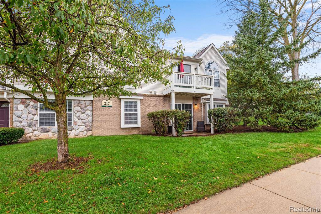 South Lyon, MI 48178,217 OAKBROOKE Drive 2