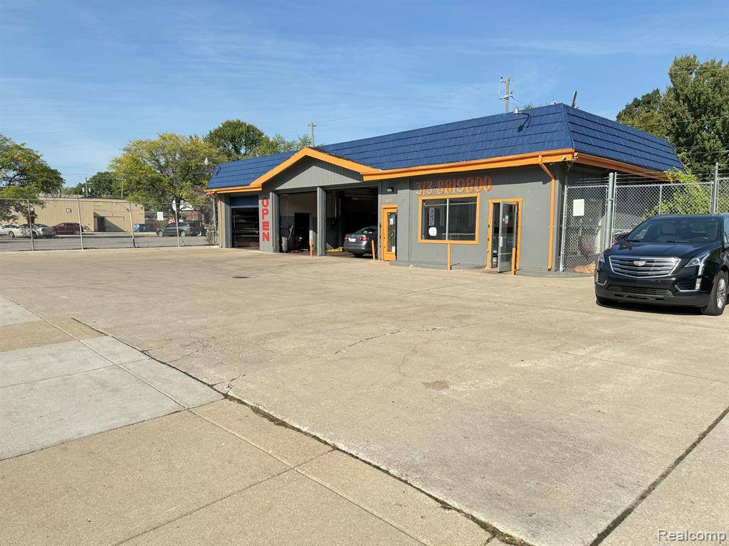 Detroit, MI 48224,16025 E WARREN Avenue