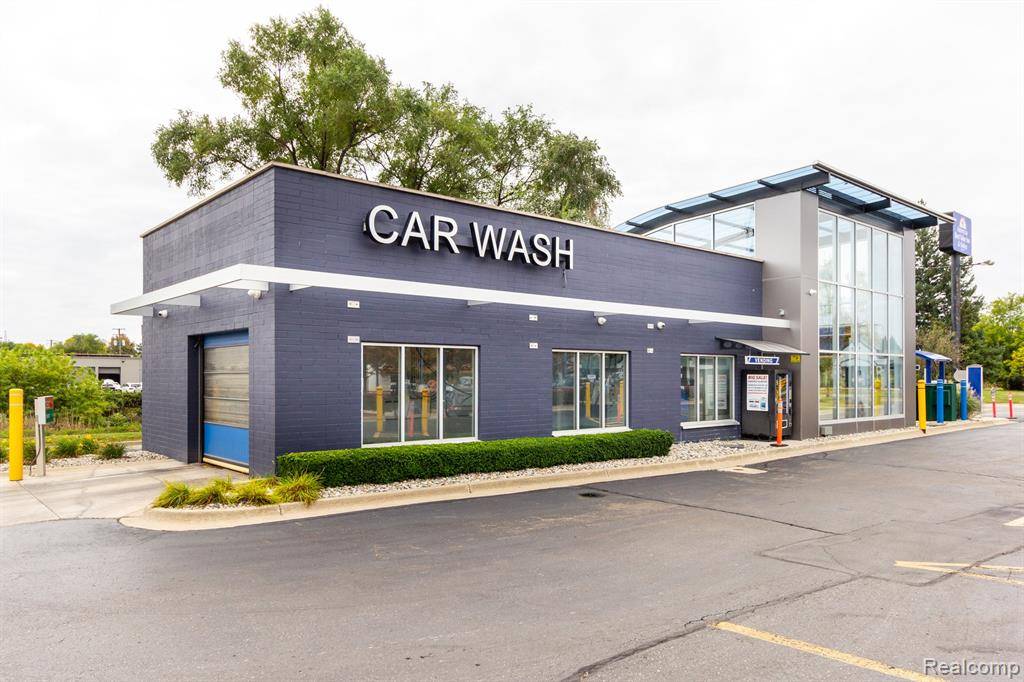 Warren, MI 48093,31785 VAN DYKE Avenue