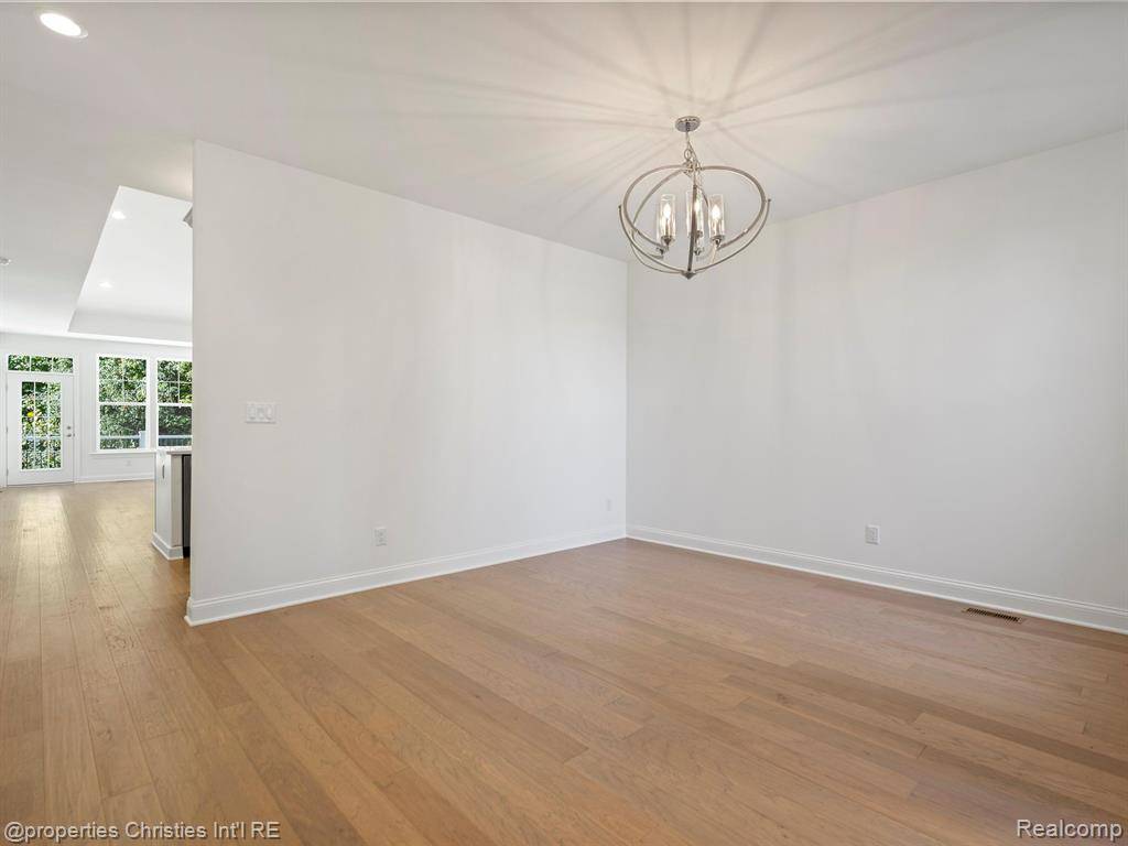 Ann Arbor, MI 48105,3318 ROSEFORD Boulevard