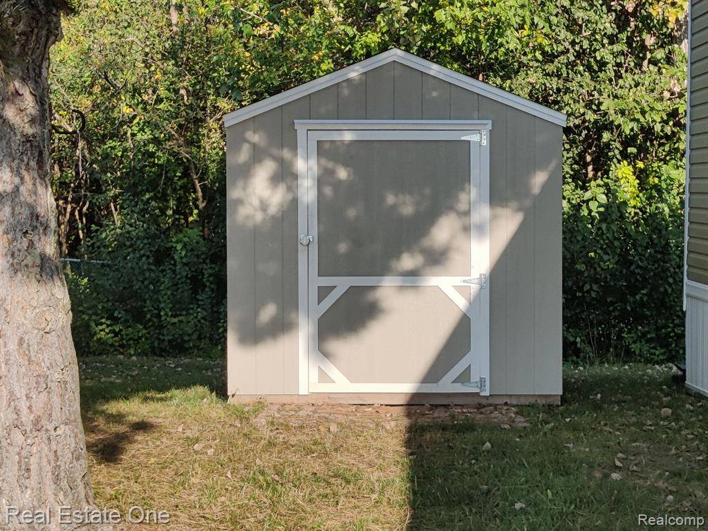 Clinton Twp, MI 48038,38082 Versailles Street
